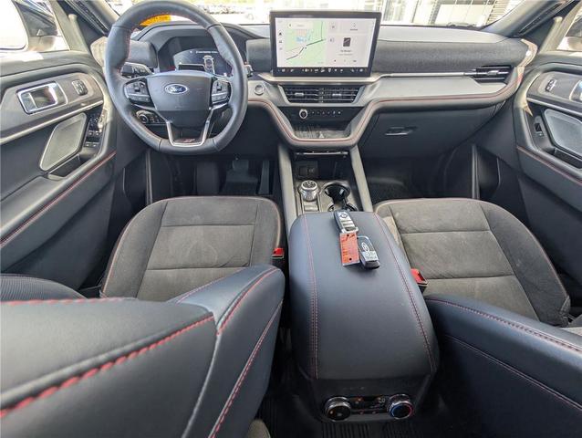 Photo of 2025 Star White Metallic Tri-Coat Ford Explorer