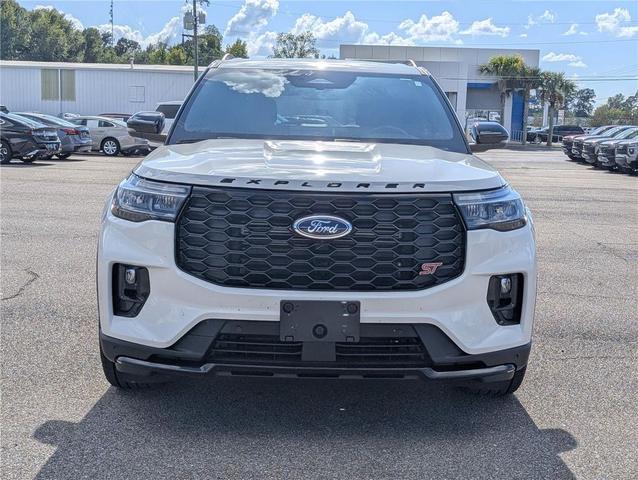 Photo of 2025 Star White Metallic Tri-Coat Ford Explorer