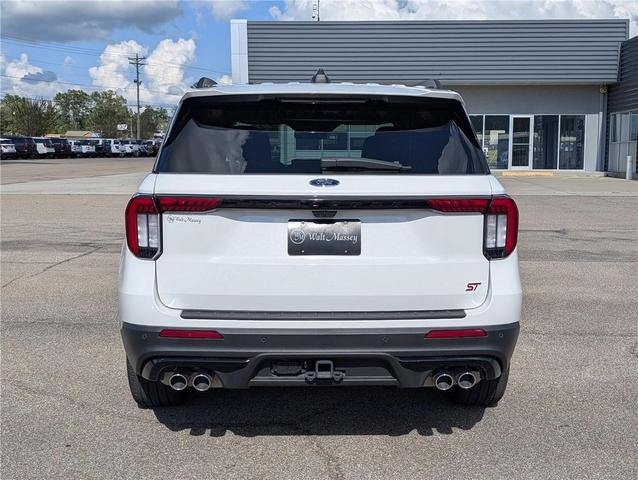 Photo of 2025 Star White Metallic Tri-Coat Ford Explorer