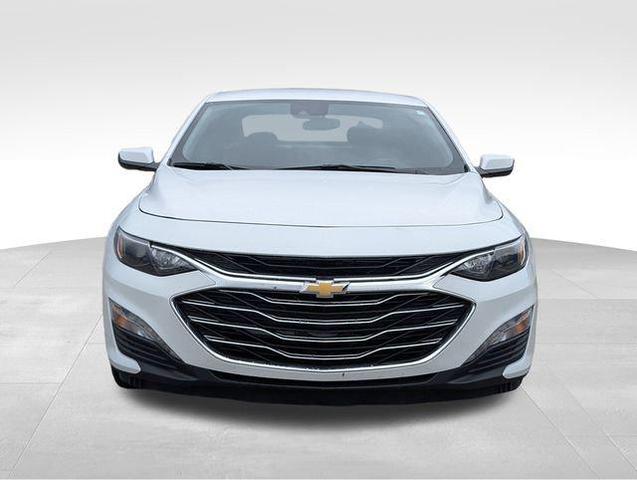 Photo of 2024 Summit White Chevrolet Malibu