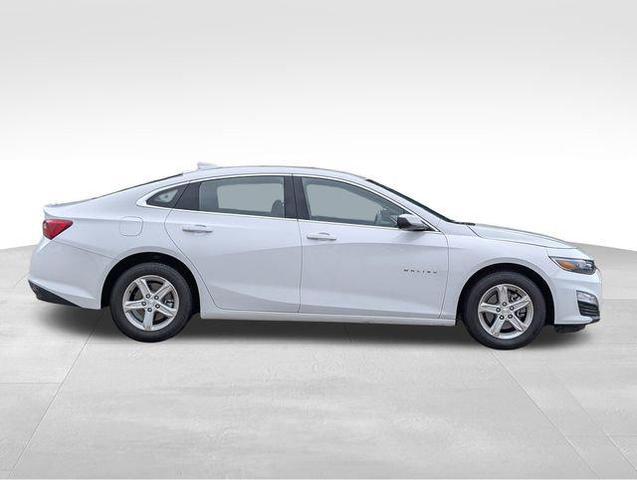Photo of 2024 Summit White Chevrolet Malibu