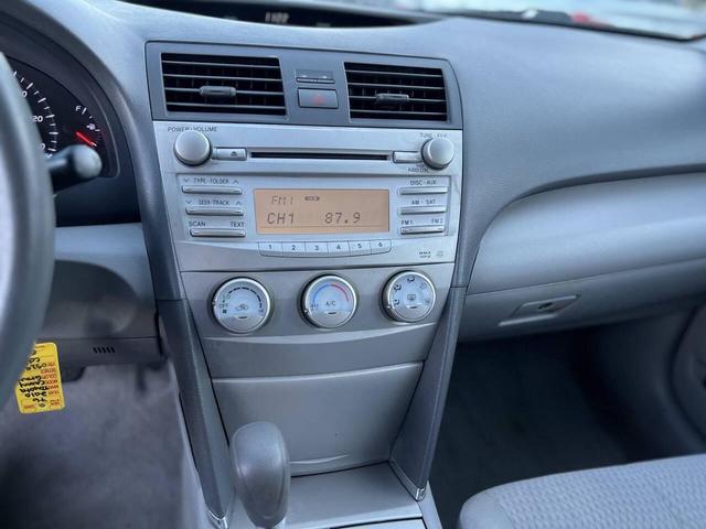 Photo of 2010 Classic Silver Metallic Toyota Camry