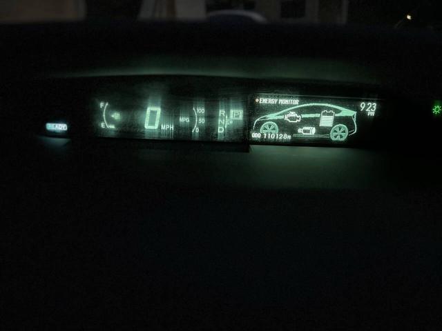 Photo of 2011 Winter Gray Metallic Toyota Prius