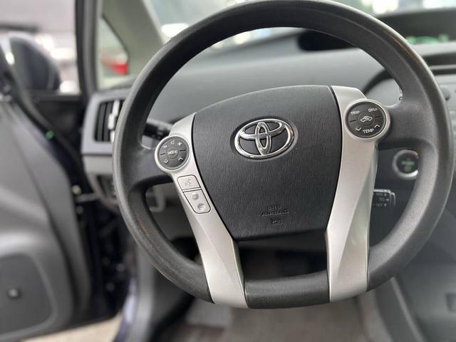Photo of 2011 Winter Gray Metallic Toyota Prius