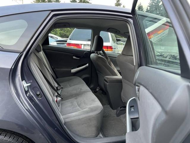Photo of 2011 Winter Gray Metallic Toyota Prius
