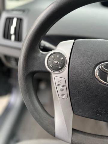 Photo of 2011 Winter Gray Metallic Toyota Prius