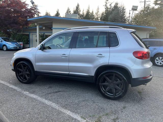 Photo of 2013 Reflex Silver Metallic Volkswagen Tiguan