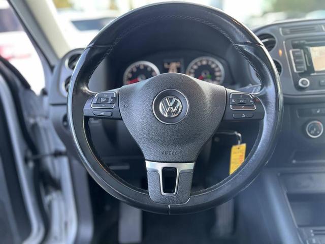 Photo of 2013 Reflex Silver Metallic Volkswagen Tiguan