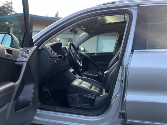 Photo of 2013 Reflex Silver Metallic Volkswagen Tiguan