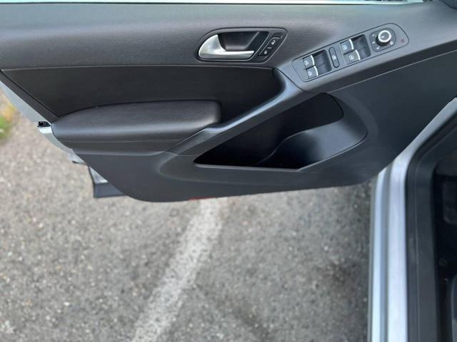 Photo of 2013 Reflex Silver Metallic Volkswagen Tiguan