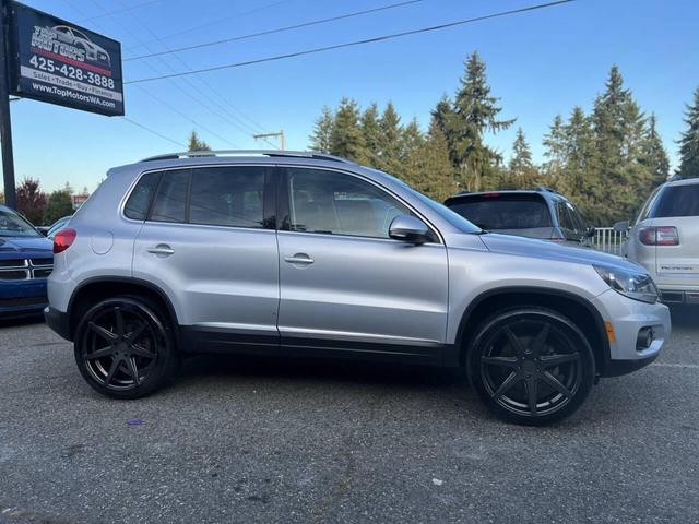 Photo of 2013 Reflex Silver Metallic Volkswagen Tiguan