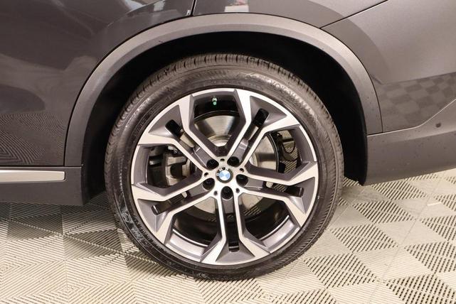 Photo of 2023 Dark Graphite Metallic BMW X5