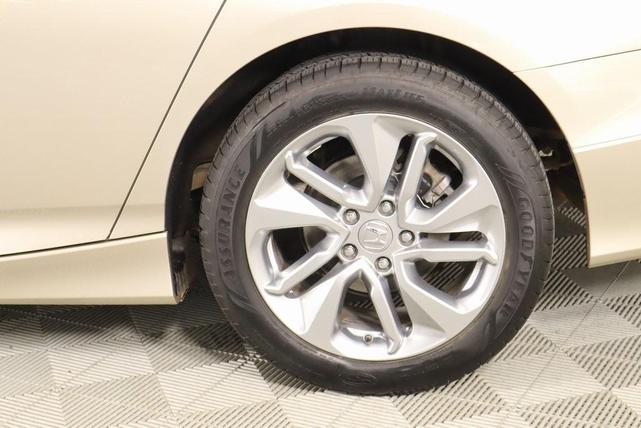 Photo of 2018 Champagne Frost Pearl Honda Accord