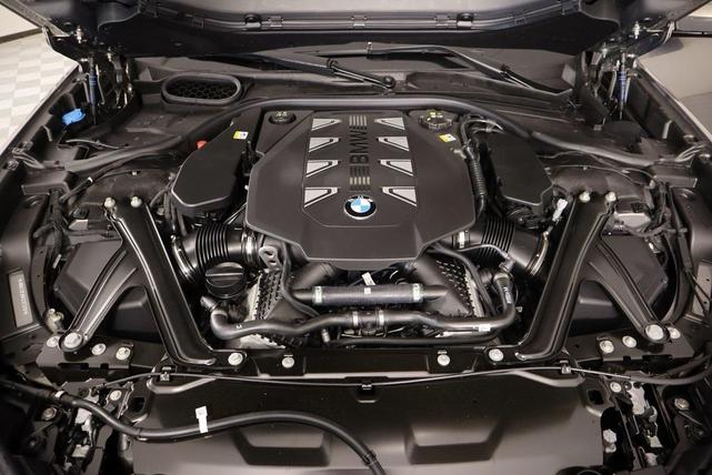 Photo of 2025 Oxide Gray Metallic BMW 760