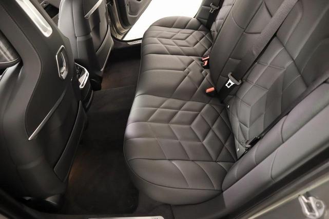 Photo of 2025 Oxide Gray Metallic BMW 760