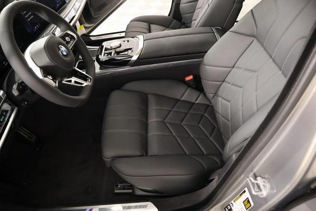 Photo of 2025 Oxide Gray Metallic BMW 760