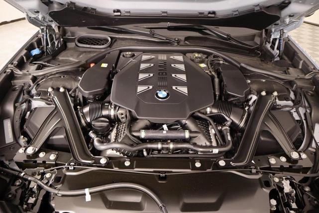 Photo of 2025 Brooklyn Gray Metallic BMW 760