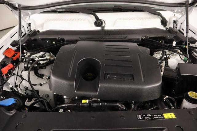 Photo of 2025 Fuji White Land Rover Defender
