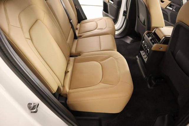 Photo of 2025 Fuji White Land Rover Defender