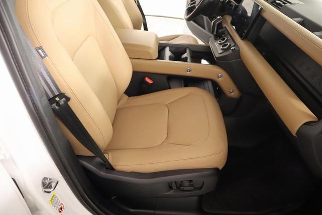 Photo of 2025 Fuji White Land Rover Defender