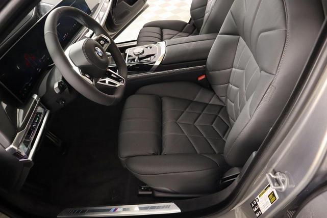 Photo of 2025 Oxide Gray Metallic BMW 760