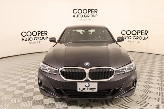 Photo of 2024 Black Sapphire Metallic BMW 330