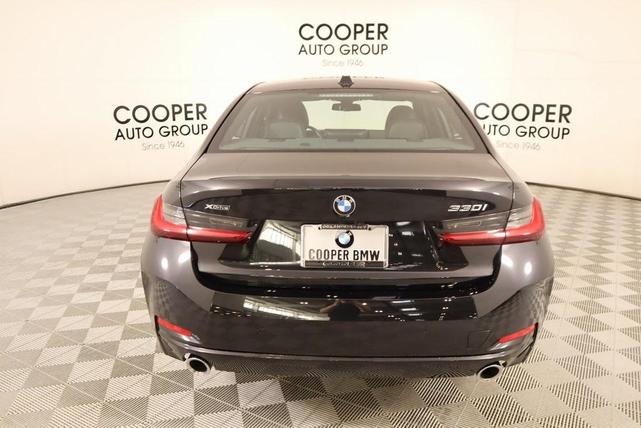 Photo of 2024 Black Sapphire Metallic BMW 330