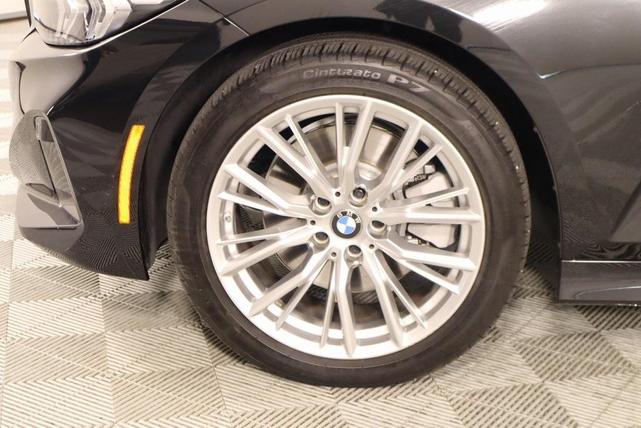 Photo of 2024 Black Sapphire Metallic BMW 330