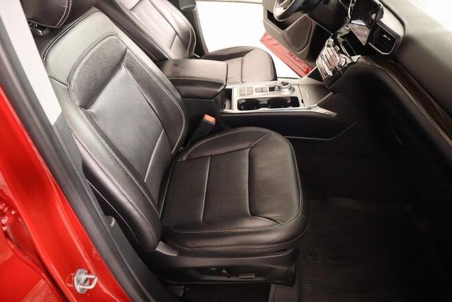 Photo of 2022 Rapid Red Metallic Tinted Clearcoat Ford Explorer