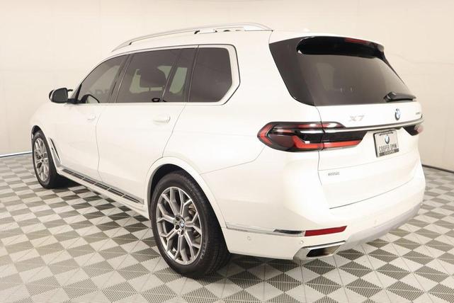 Photo of 2023 Mineral White Metallic BMW X7
