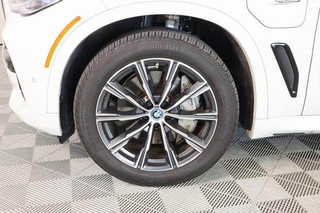 Photo of 2023 Alpine White BMW X5 PHEV