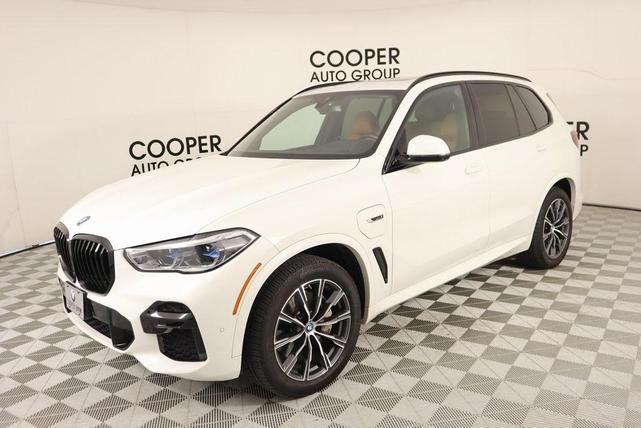 Photo of 2023 Alpine White BMW X5 PHEV