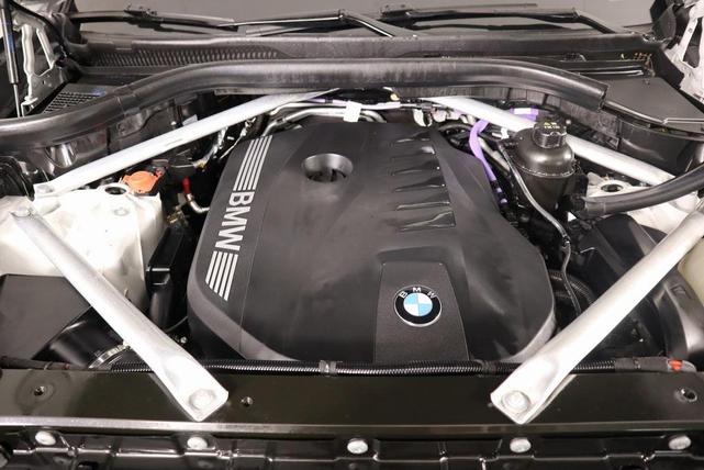 Photo of 2024 Mineral White Metallic BMW X5