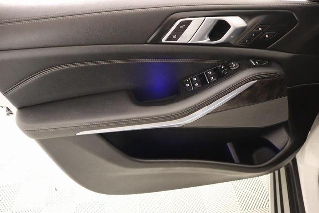 Photo of 2024 Mineral White Metallic BMW X5