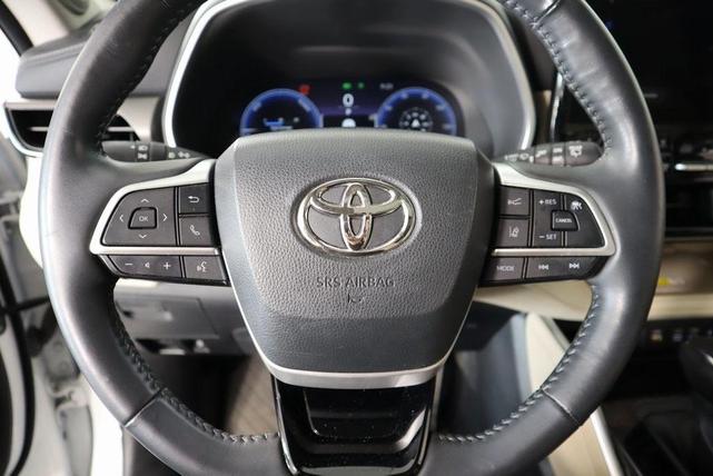 Photo of 2023 Wind Chill Pearl Toyota Highlander Hybrid