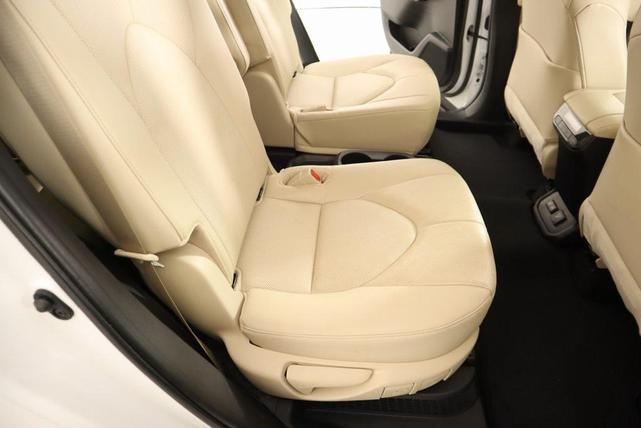 Photo of 2023 Wind Chill Pearl Toyota Highlander Hybrid