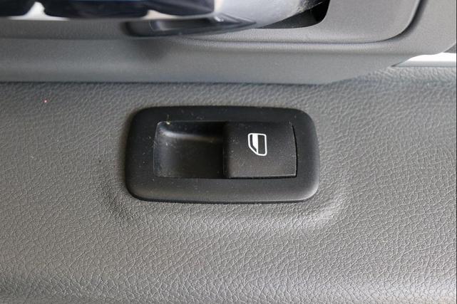 Photo of 2019 Bright White Clearcoat RAM 1500
