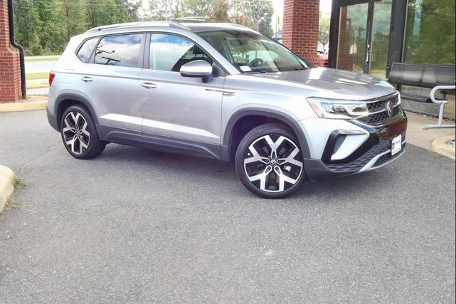 Photo of 2022 Pyrite Silver Metallic Volkswagen Taos