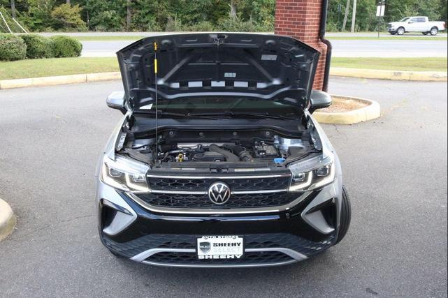 Photo of 2022 Pyrite Silver Metallic Volkswagen Taos