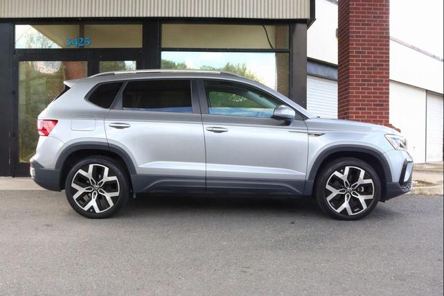 Photo of 2022 Pyrite Silver Metallic Volkswagen Taos