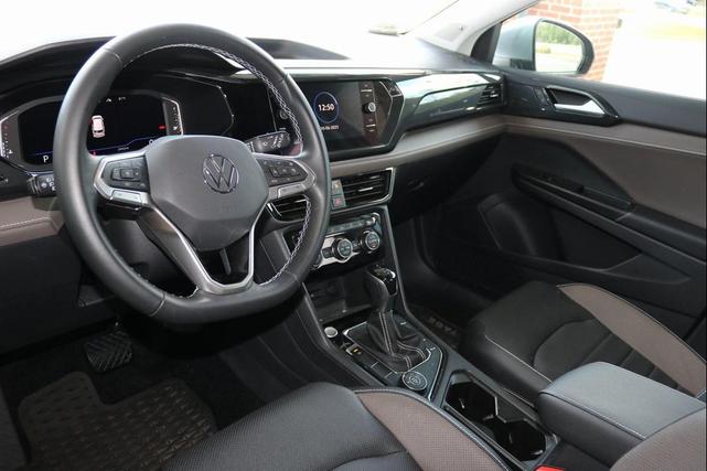 Photo of 2022 Pyrite Silver Metallic Volkswagen Taos