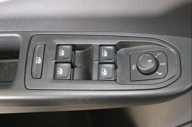 Photo of 2022 Pyrite Silver Metallic Volkswagen Taos