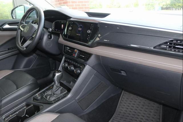 Photo of 2022 Pyrite Silver Metallic Volkswagen Taos