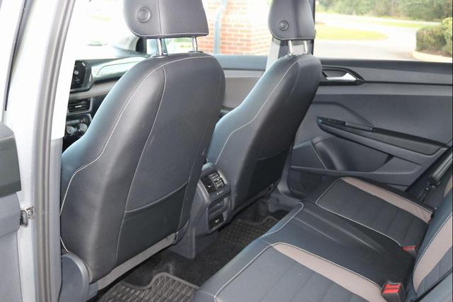 Photo of 2022 Pyrite Silver Metallic Volkswagen Taos