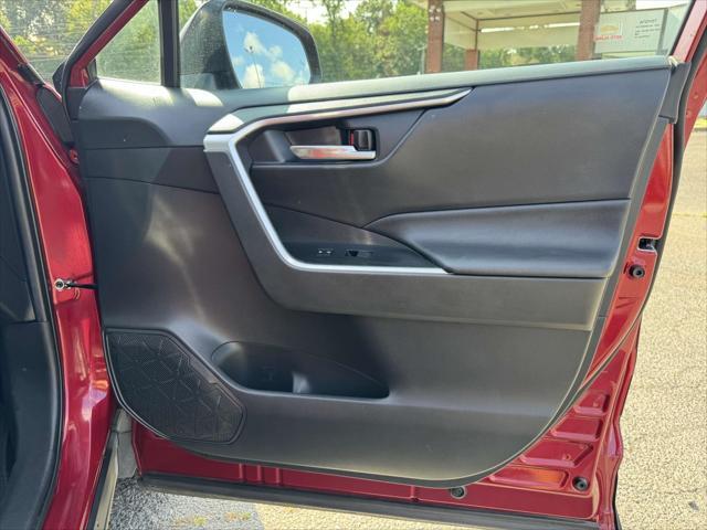 Photo of 2020 Pearl Toyota RAV4 Hybrid
