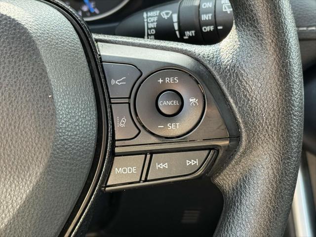 Photo of 2020 Pearl Toyota RAV4 Hybrid