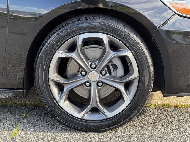 Photo of 2022 Mosaic Black Metallic Chevrolet Malibu