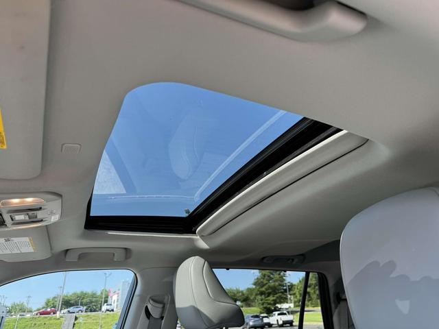 Photo of 2021 Midnight Black Toyota Highlander