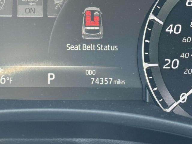 Photo of 2021 Midnight Black Toyota Highlander