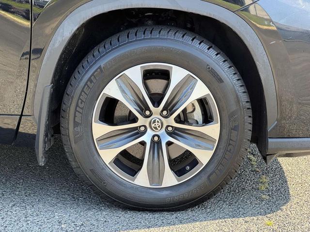 Photo of 2021 Midnight Black Toyota Highlander